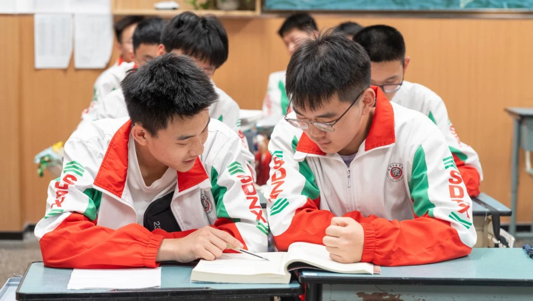 如何通过技术分析改进大前锋的比赛策略?_0